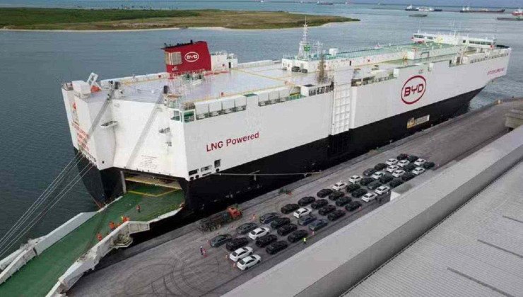 BYD está entre as principais importadoras de veículos no Brasil, trazendo seus carros em navios próprios -  (crédito: BYD/Divulgação)