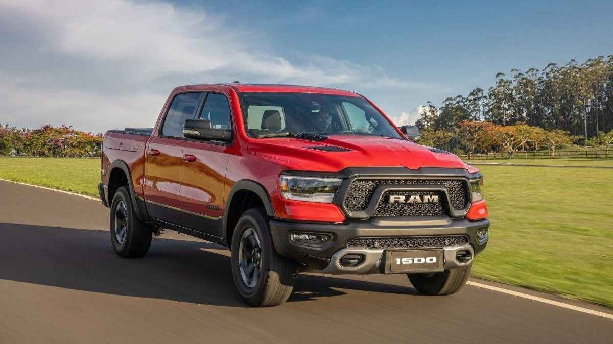 RAM 1500 Rebel é uma das picapes full-size à venda no país