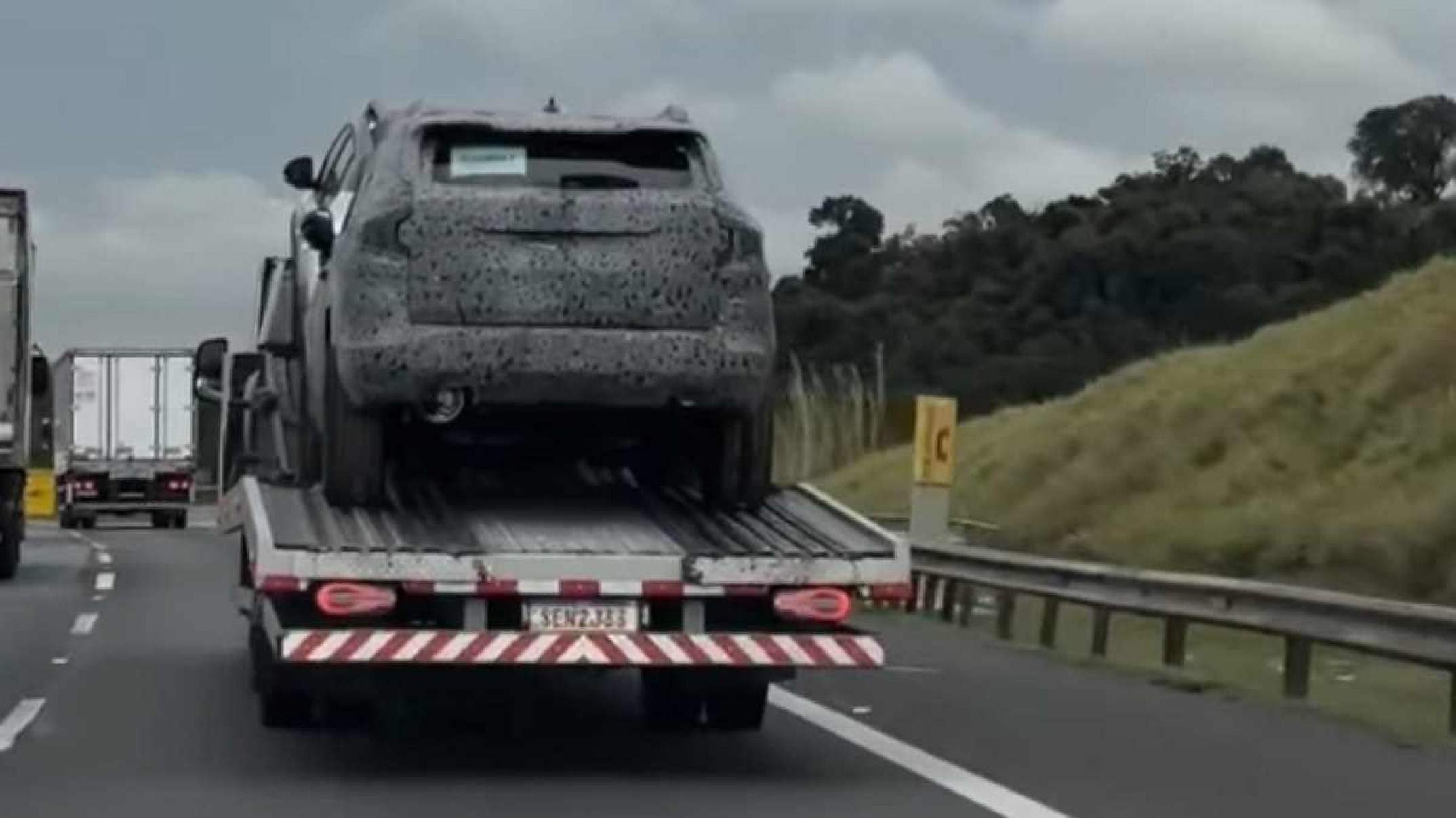 Flagra do novo Renault Duster. SUV será vendido no Brasil?