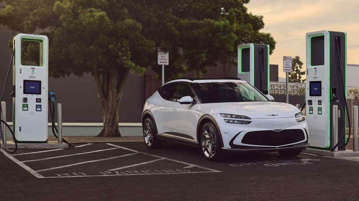 Electrify America implementa multas para motoristas que excedem o tempo de carregamento permitido