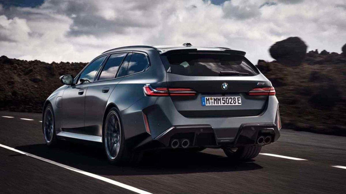 A nova BMW M5 Touring acelera de 0 a 100 km/h em apenas 3,6 segundos