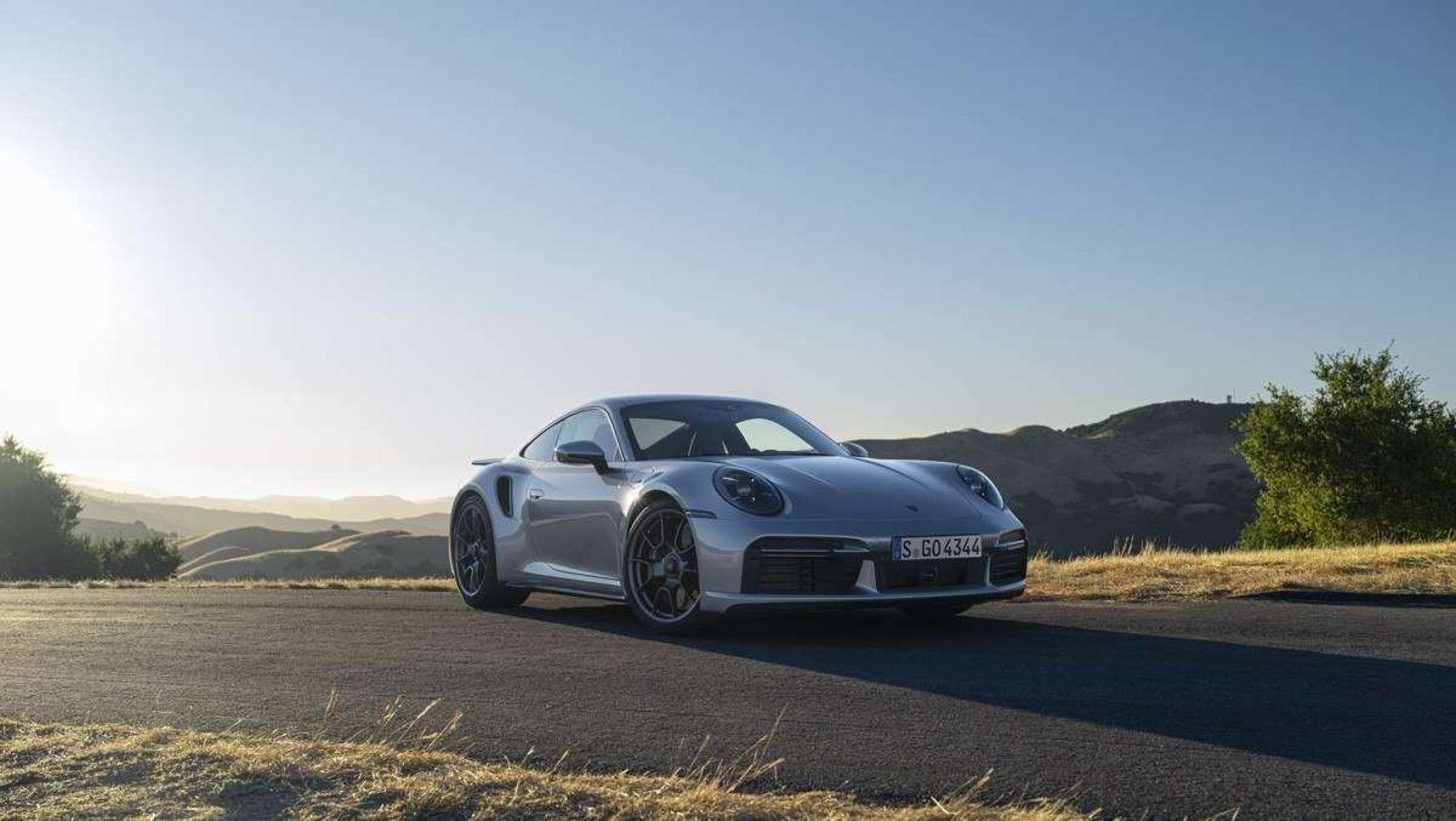 Porsche lança edição comemorativa de 50 anos do 911 Turbo