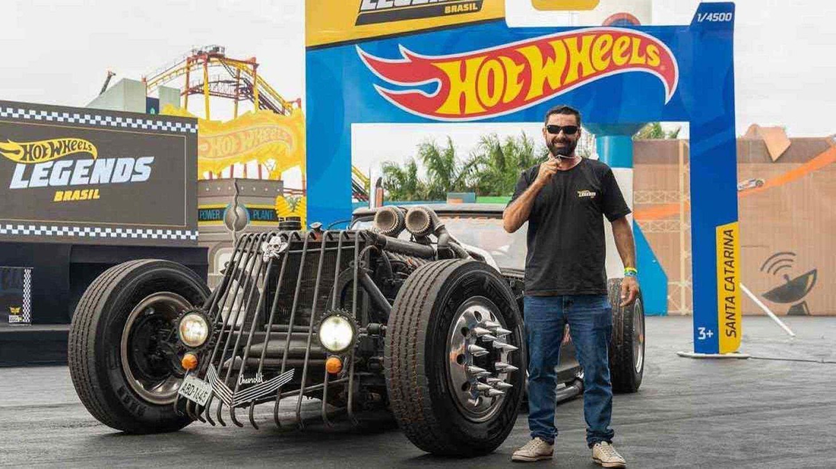 Vencedor do ano passado customizou um Chevrolet V12