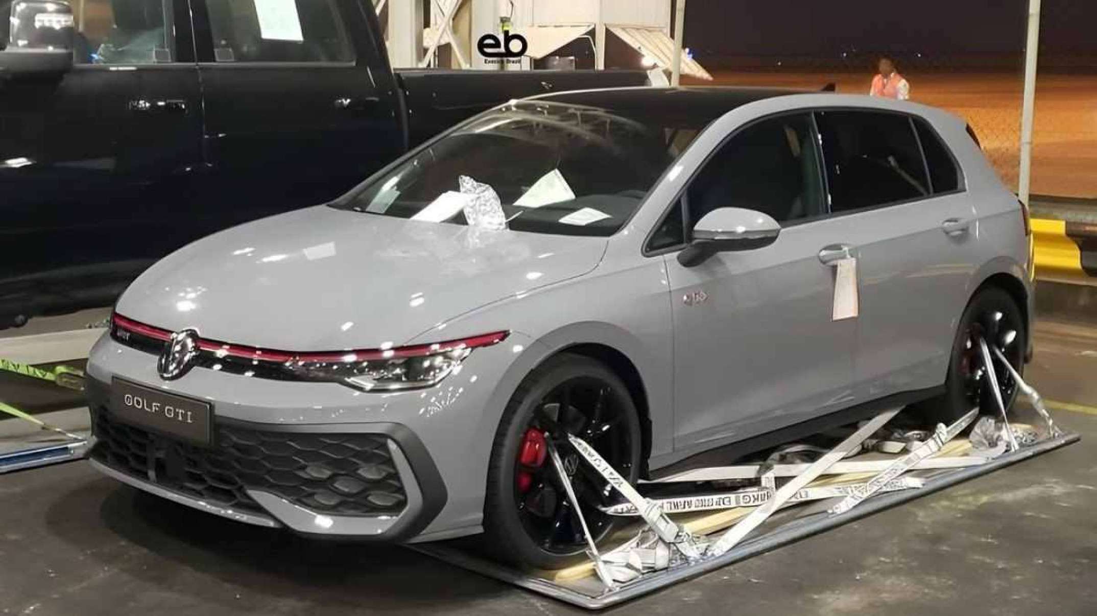 VW Golf GTI é flagrado no Brasil e deve ser estrela no Rock in Rio