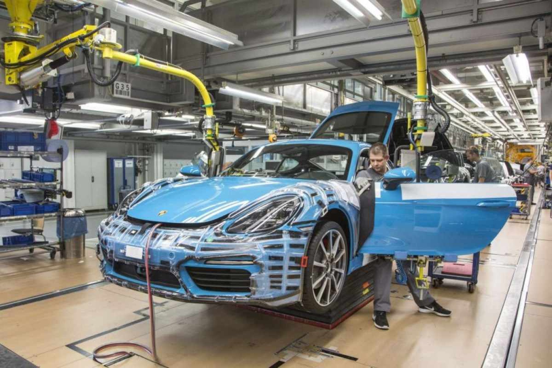 Porsche Cayman no centro de produção da fábrica de Osnabrück, na Alemanha 