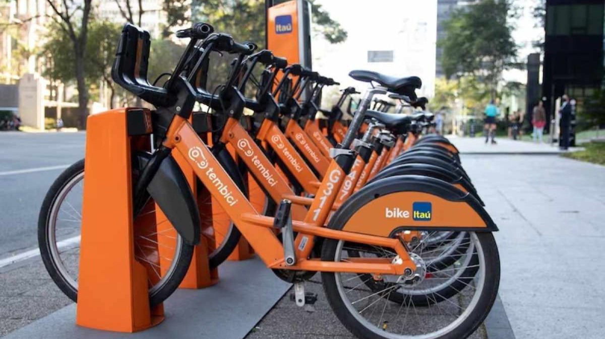 Golpistas alteram QR Codes de bicicletas do Itaú e aplicam fraudes
