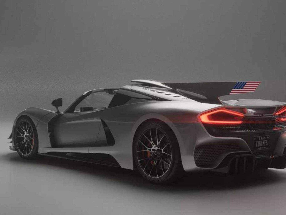 Hennessey Venom F5-M Roadster é o carro manual mais potente do mundo