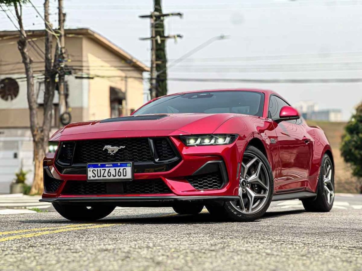 Ford Mustang GT custa meio milhão a menos que um Porsche 911 e