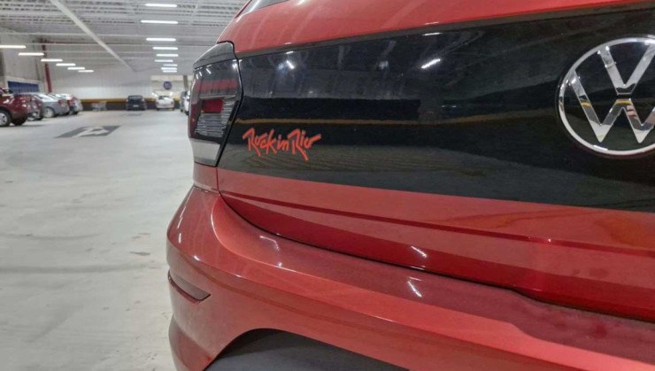 Faixa especial na traseira é pintada e não adesivo
