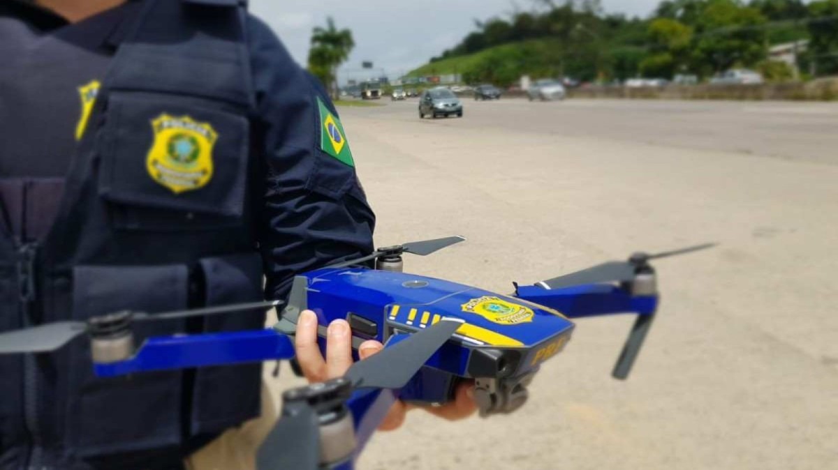 PRF utiliza drones para multar motoristas em rodovias