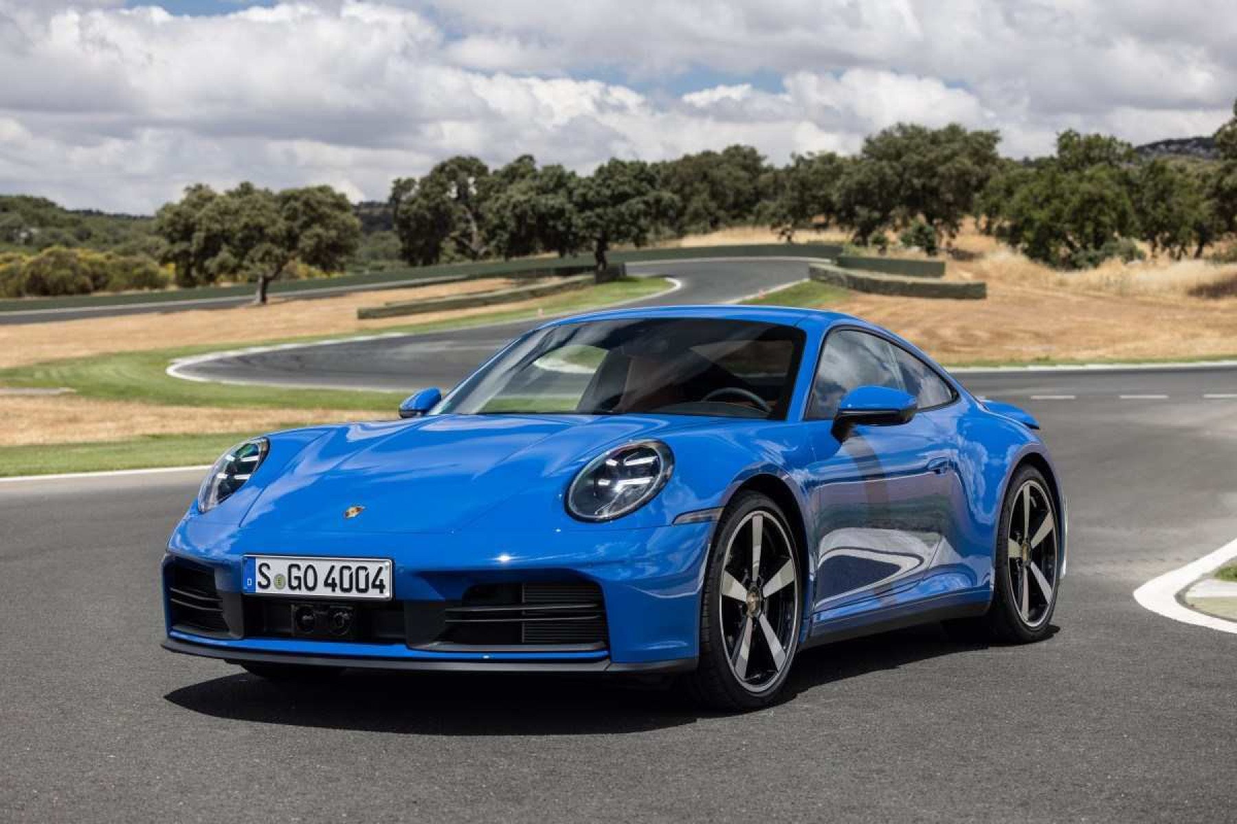 Porsche inicia pré-vendas do novo 911 Carrera no Brasil 