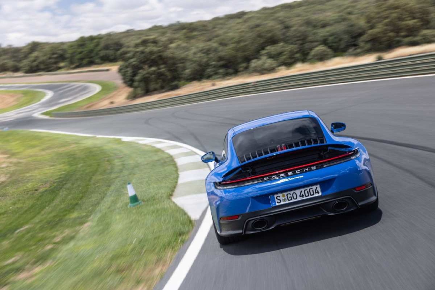 Porsche inicia prÃ©-vendas do novo 911 Carrera no Brasil 