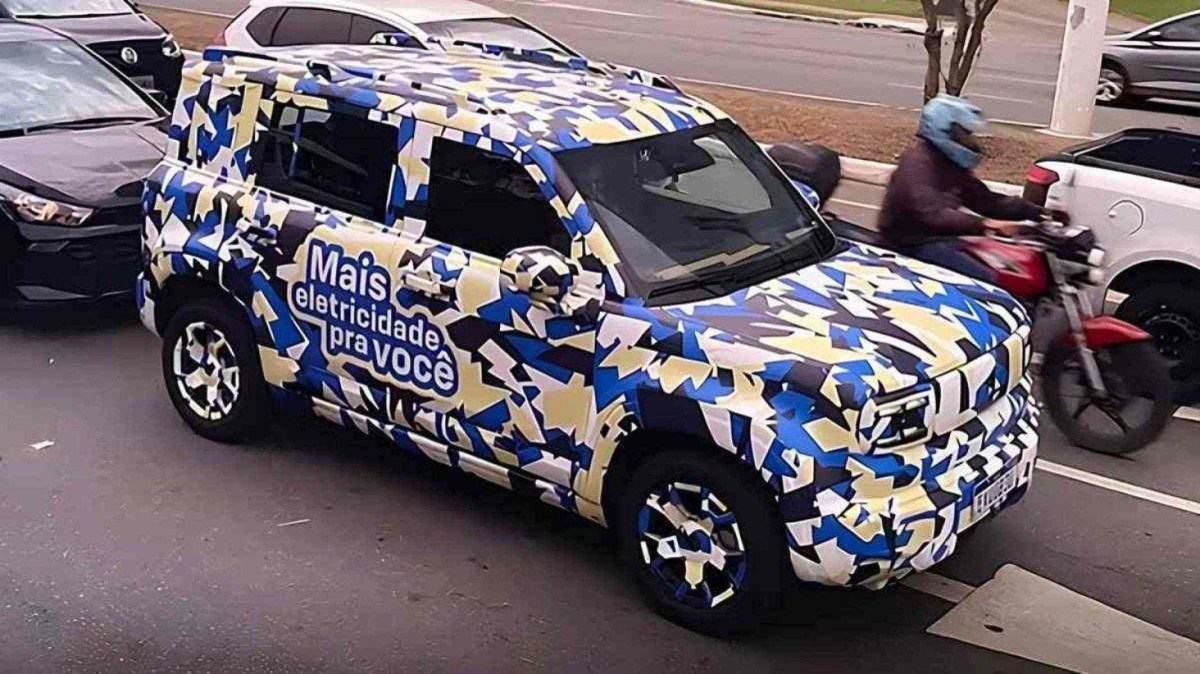 Chevrolet Baojun Yep Plus é flagrado nas ruas de São Paulo
