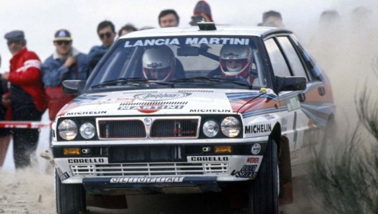 Lancia Delta HF Integrale durante o Rally de Portugal de 1988 com Miki Biasion ao volante