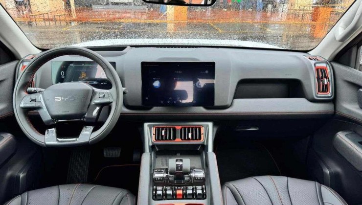 Interior da BYD Shark