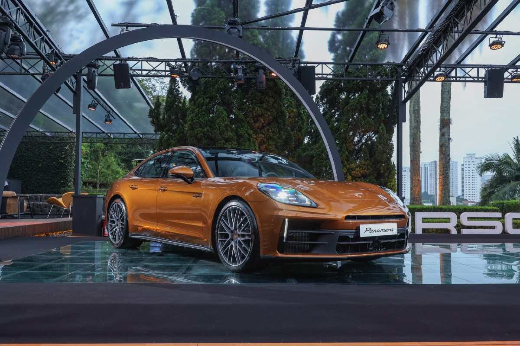 Novo Porsche Panamera 2025 chega ao Brasil: veja novidades, fotos e preço