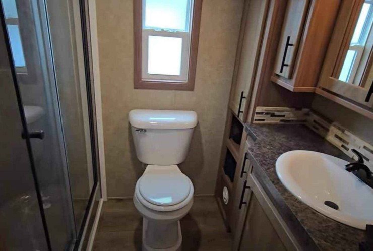 Motorhome oferece tr&ecirc;s quartos, rede el&eacute;trica, cozinha gourmet; veja o valor
