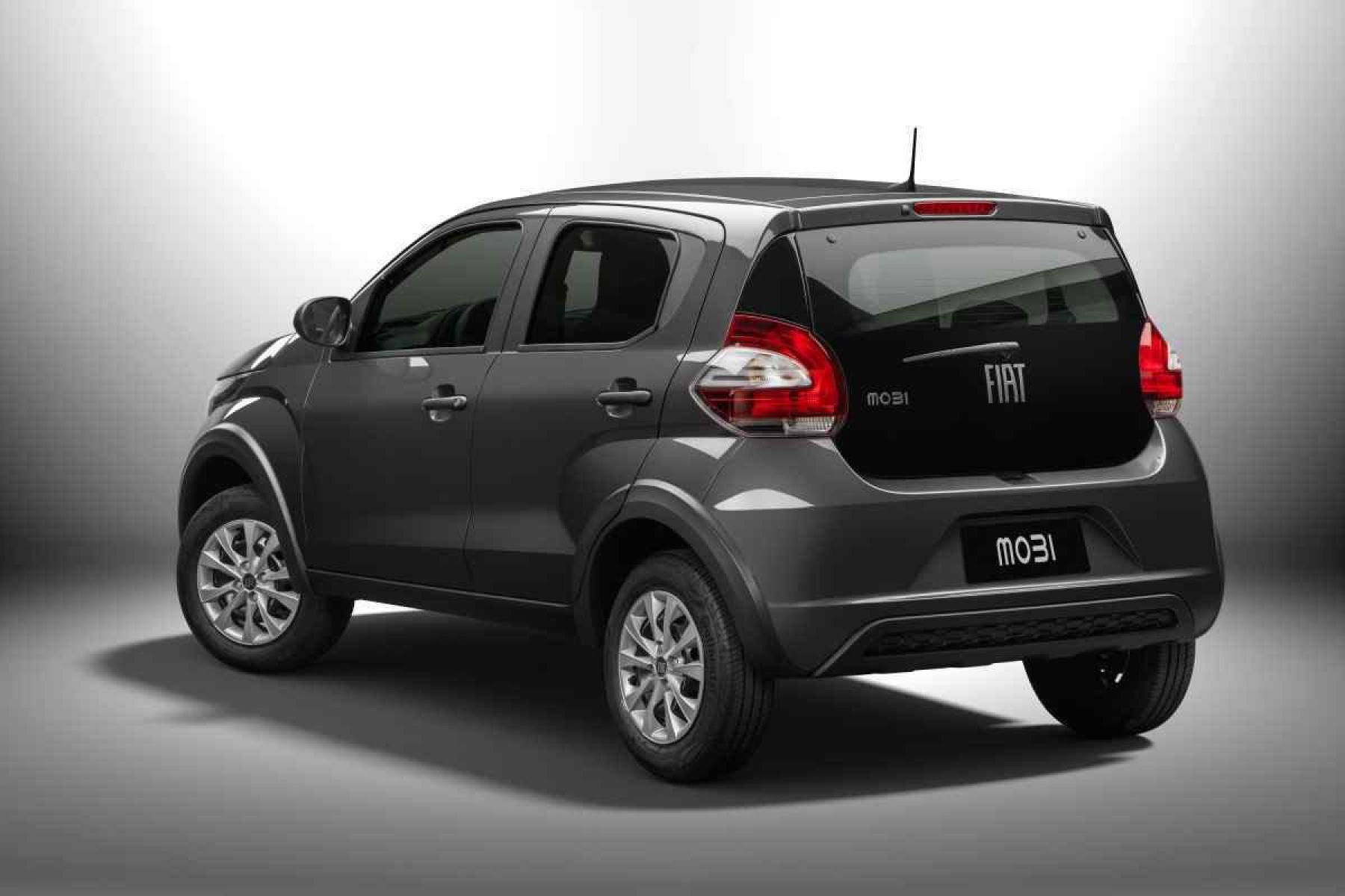 Traseira diagonal do Fiat Mobi 2021.