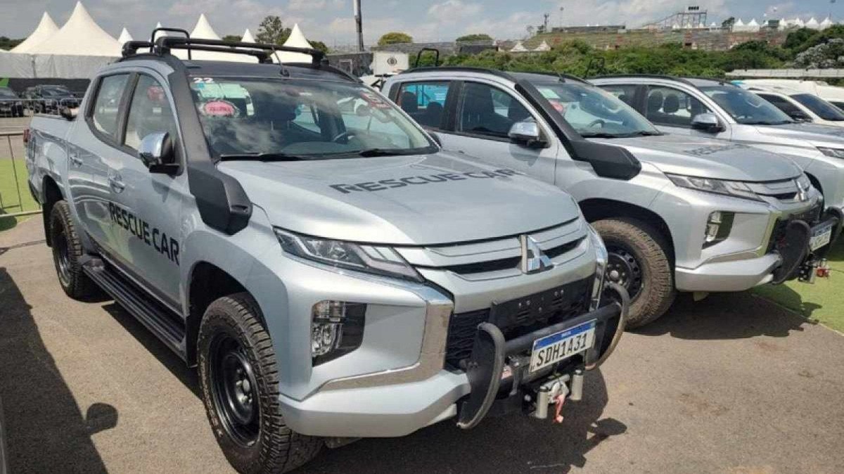 Mitsubishi L200 Triton Sport que estará em serviço durante o Grande Prêmio de Fórmula 1 de 2024