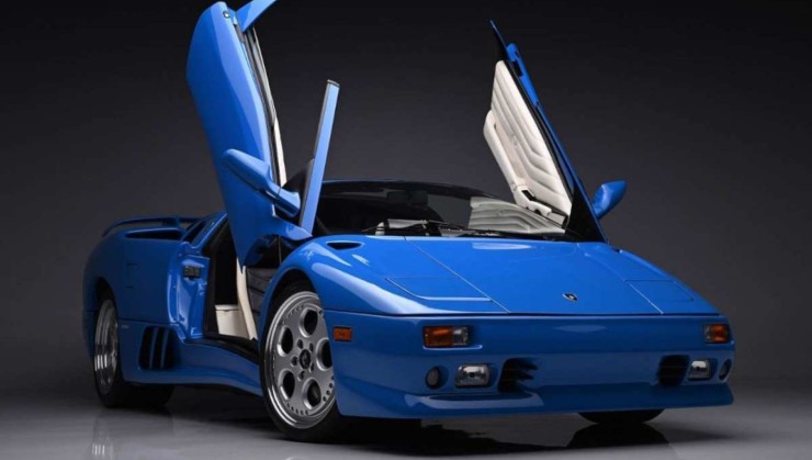 Lamborghini Diablo VT Roadster, em azul Le Mans