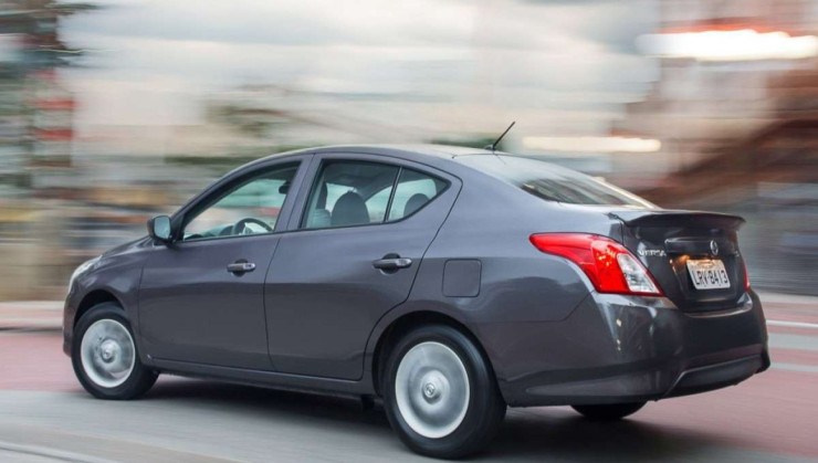 Nissan Versa é conhecido pelo bom espaço traseiro e confiabilidade mecânica