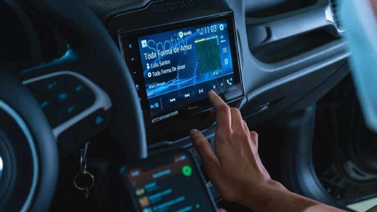 É possível instalar uma central multimidia em casa