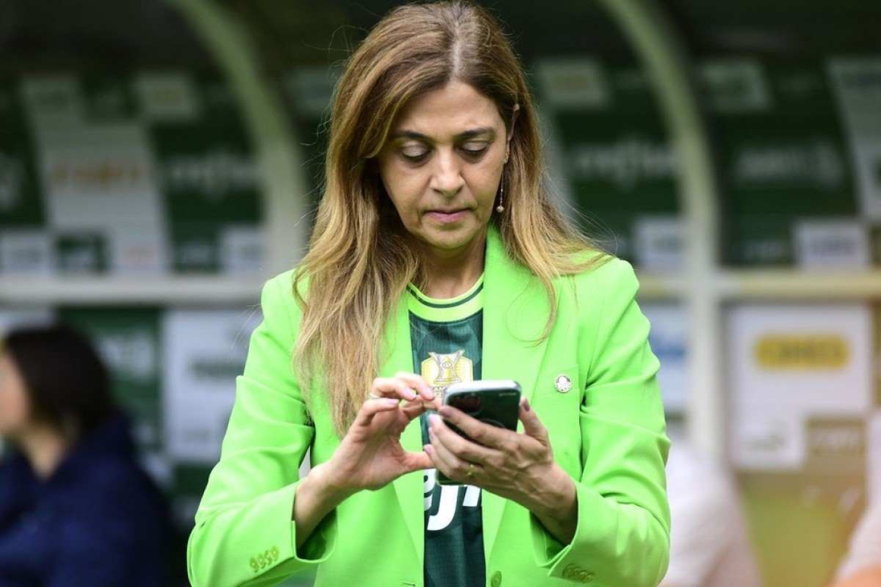 Presidente do Palmeiras, Leila Pereira tem garagem de valor milionário; veja