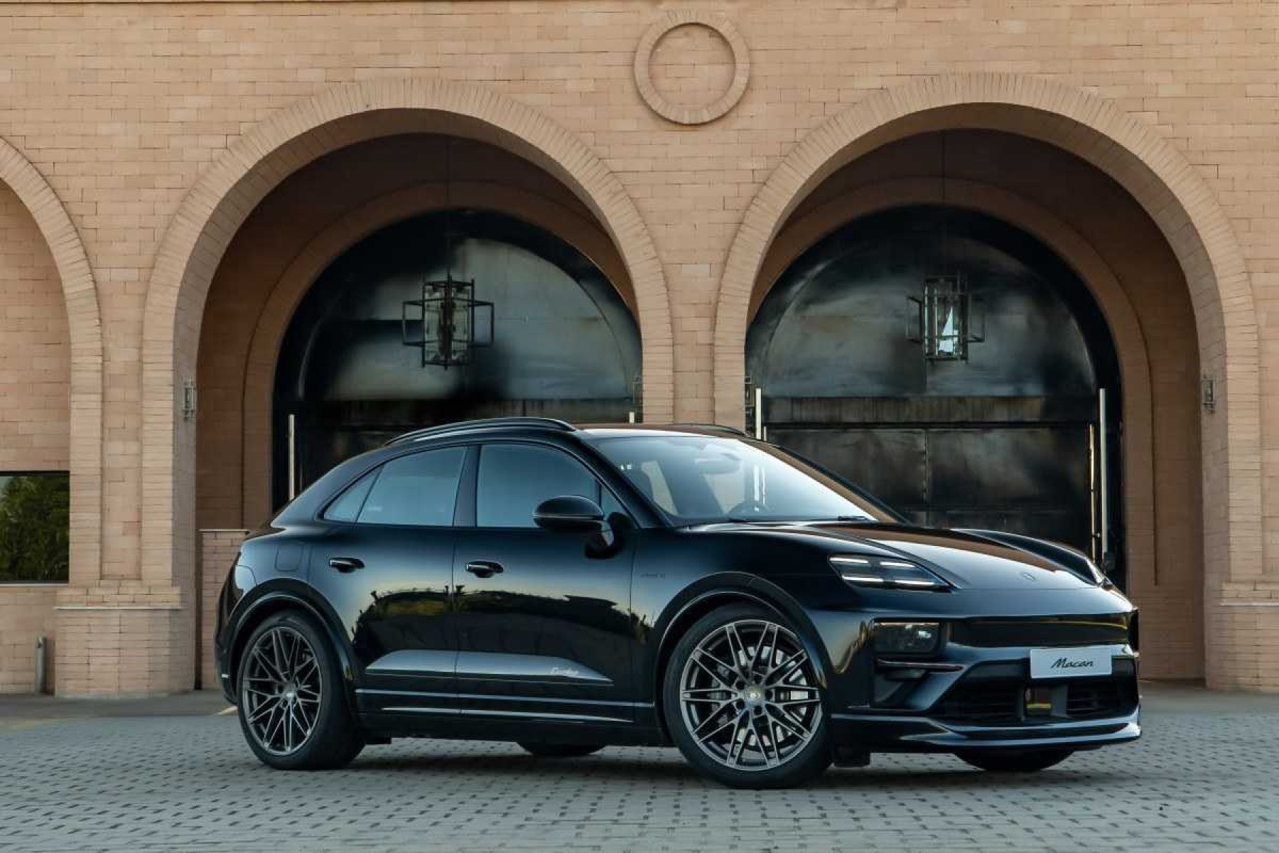 Porsche lança Macan elétrico no Brasil com até 639 cv; confira os preços