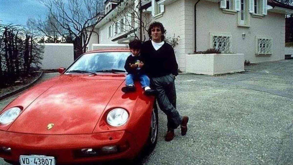 Alain Prost com uma Porsche 928