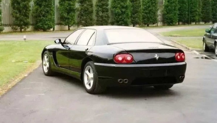 Ferrari 456 GT Saloon. Nem todas unidades foram enviadas para Brunei, algumas ficaram na Inglaterra