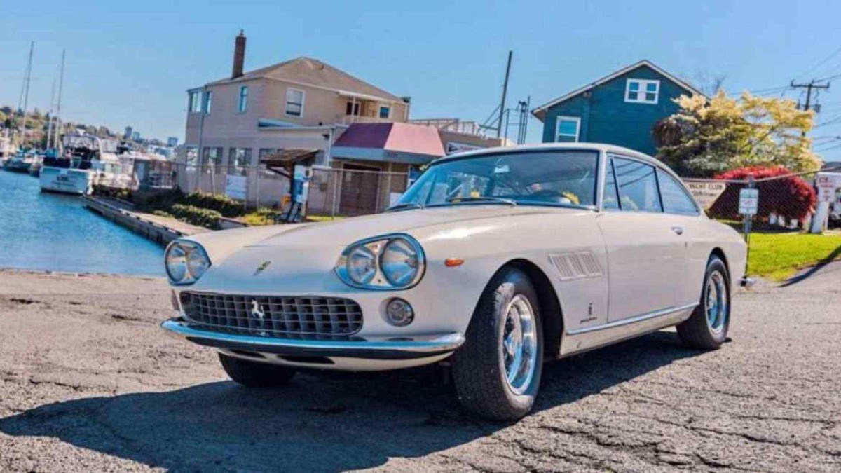 Ferrari 330 GT 2+2 