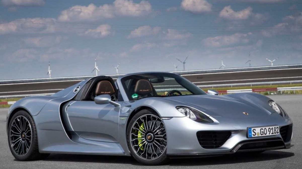 Porsche 918 Spyder é um dos modelos mais raros já vendidos pela Porsche; existem cerca de 12 unidades no Brasil