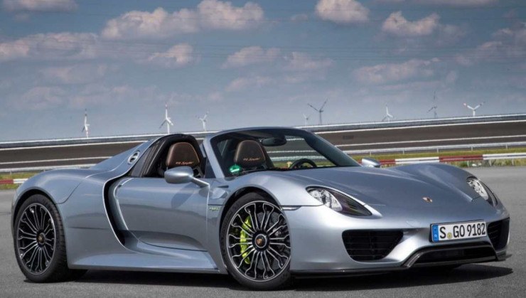 O Porsche 918 Spyder é um dos modelos mais raros já vendidos pela Porsche; são cerca de 12 unidades no Brasil