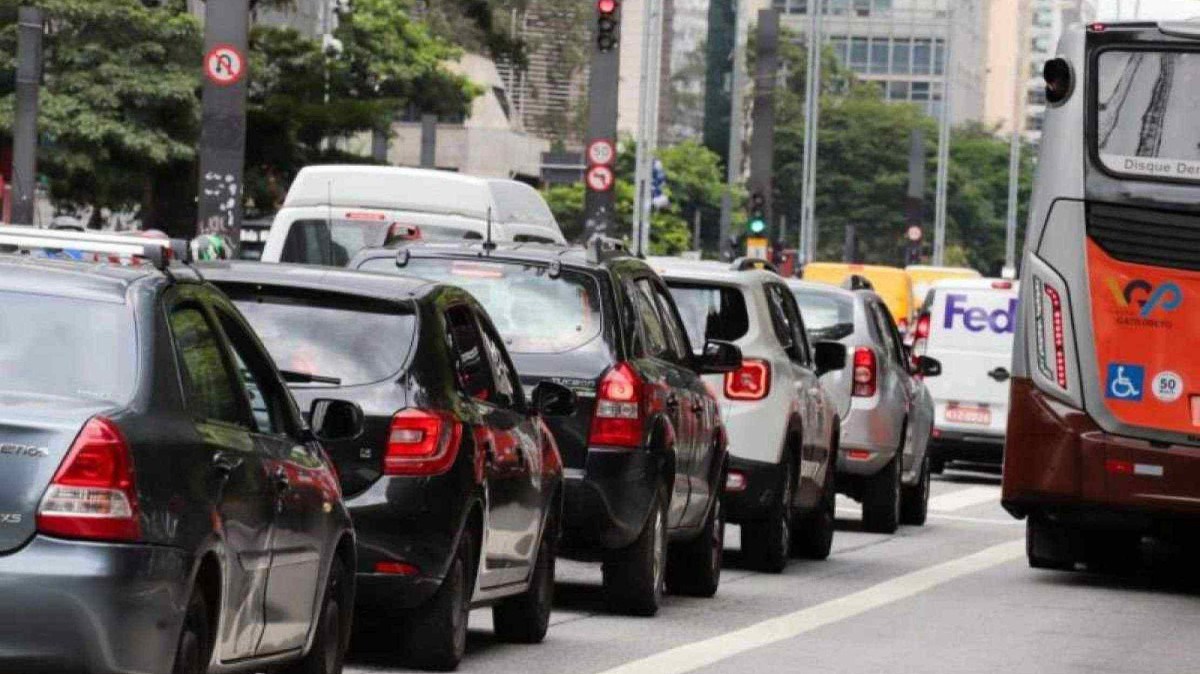 Indústria automotiva apresenta crescimento em novembro