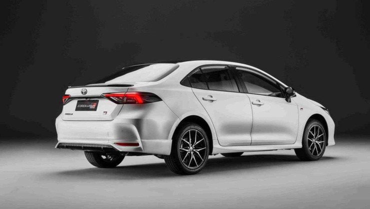 Corolla GR-Sport ganhou novo difusor traseiro e novas rodas