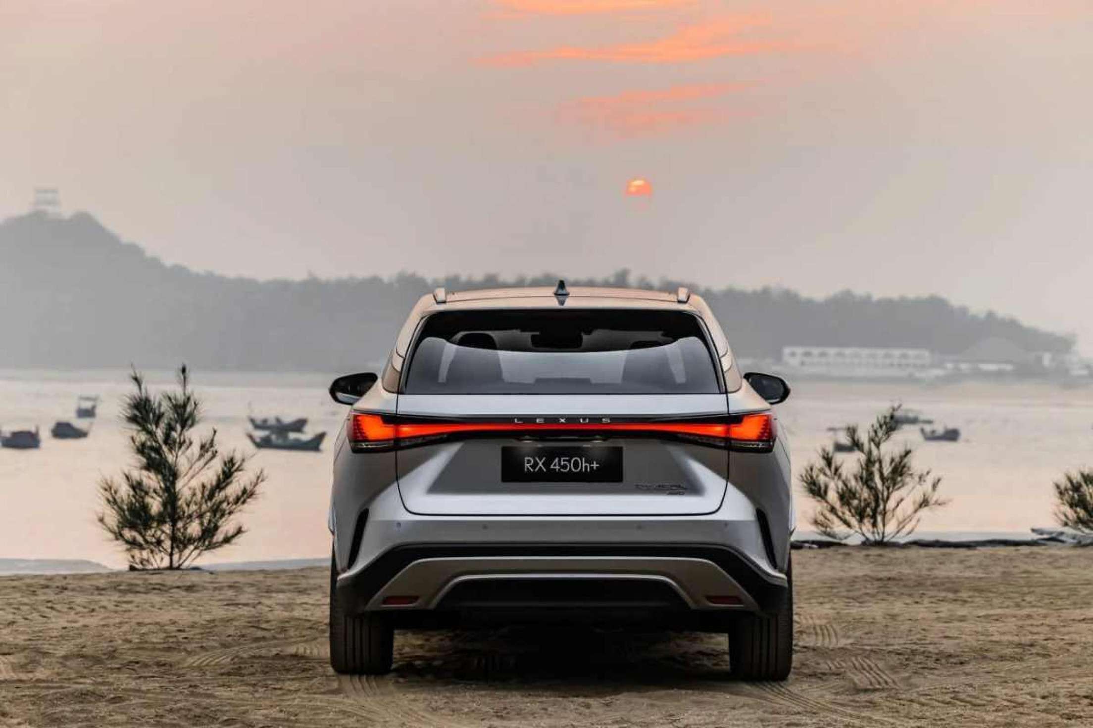 Lexus RX 450h+ 