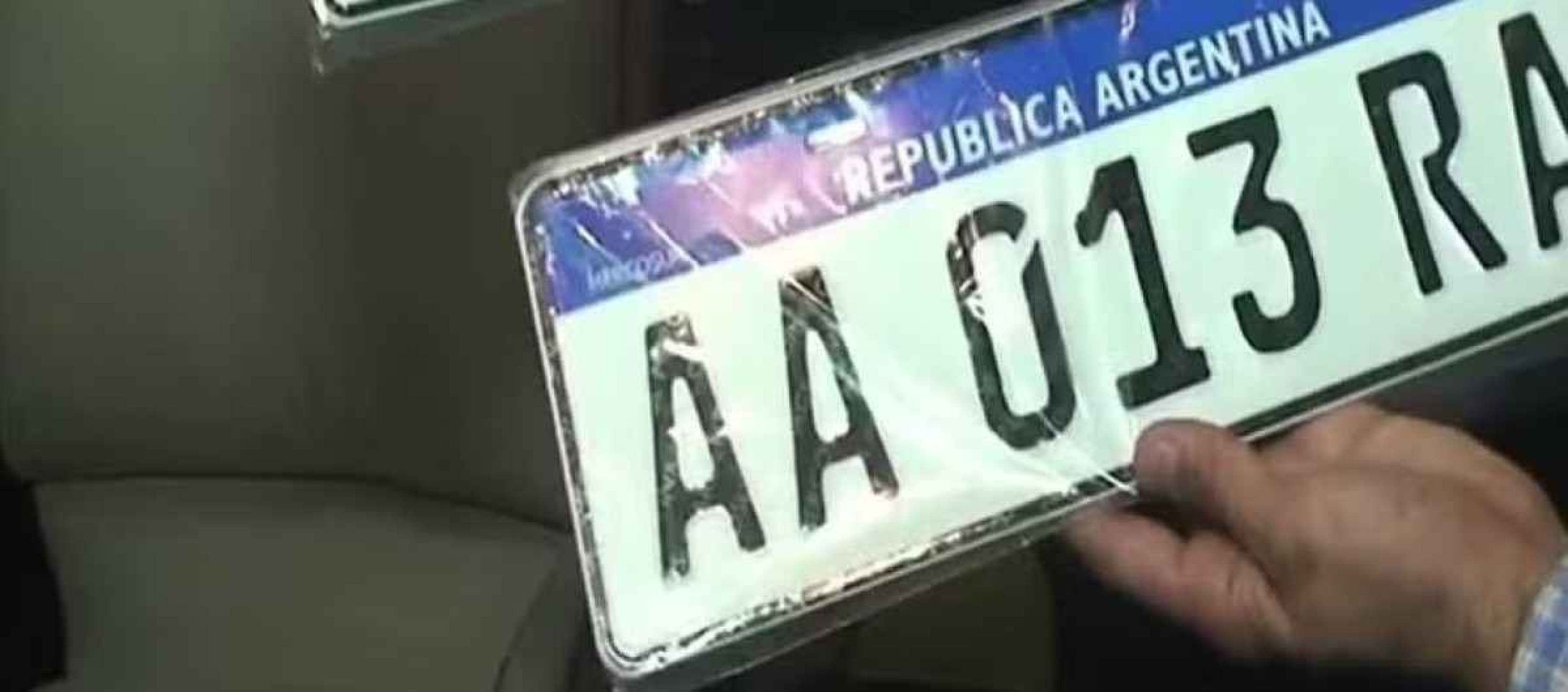 Governo da Argentina está sem matéria-prima para produzir placas de metal