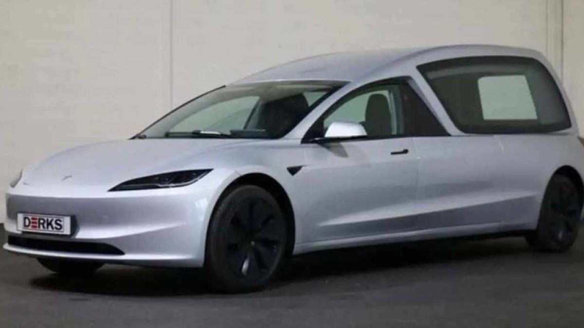 Tesla Model 3 foi transformado em carro fúnebre 