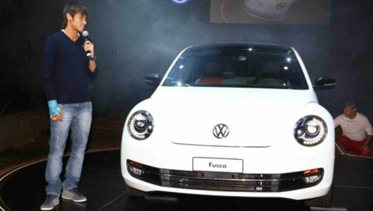 Neymar durante o lanÃ§amento do Fusca em 2012