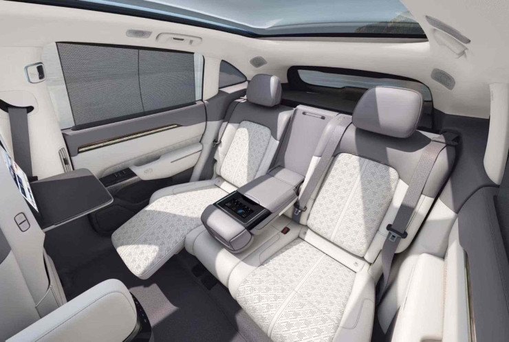 Interior do SUV Zeekr 7X branco