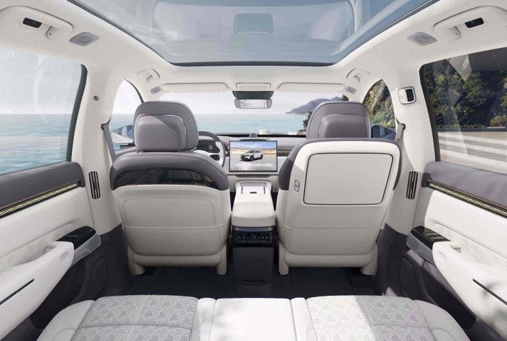 Interior do SUV Zeekr 7X branco