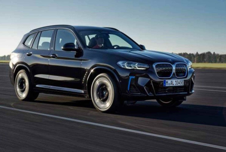 BMW iX3, vers&atilde;o el&eacute;trica de uma X3