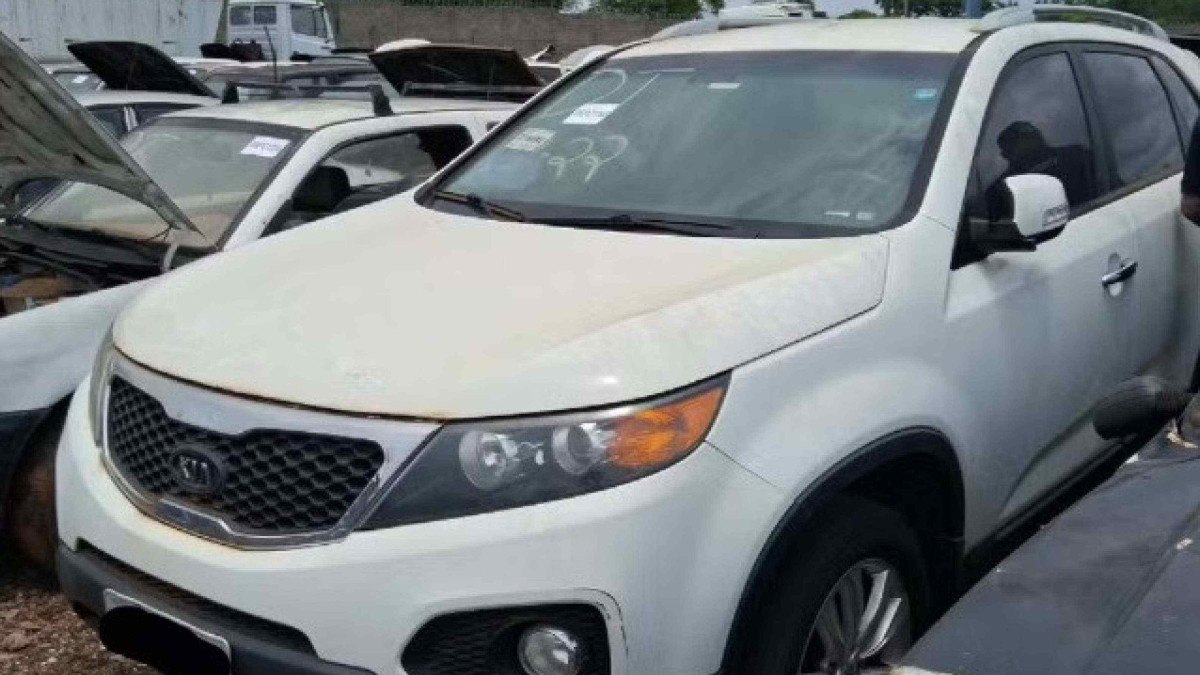 Kia Sorento pode ser adquirido por cerca de R$ 10 mil em leilão do Detran-SP