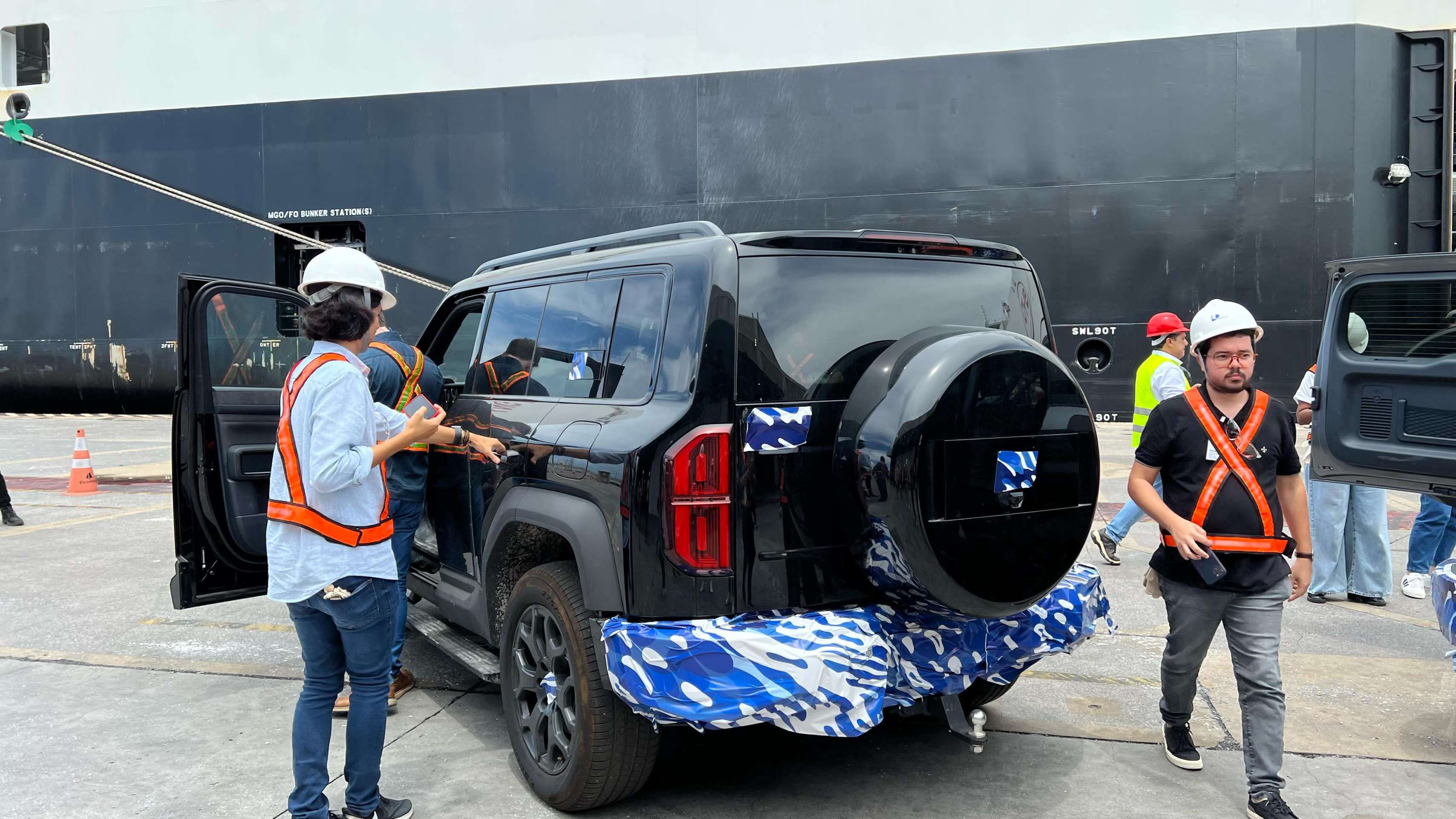 BYD Denza B5 no porto de Aracruz, no Espírito Santo