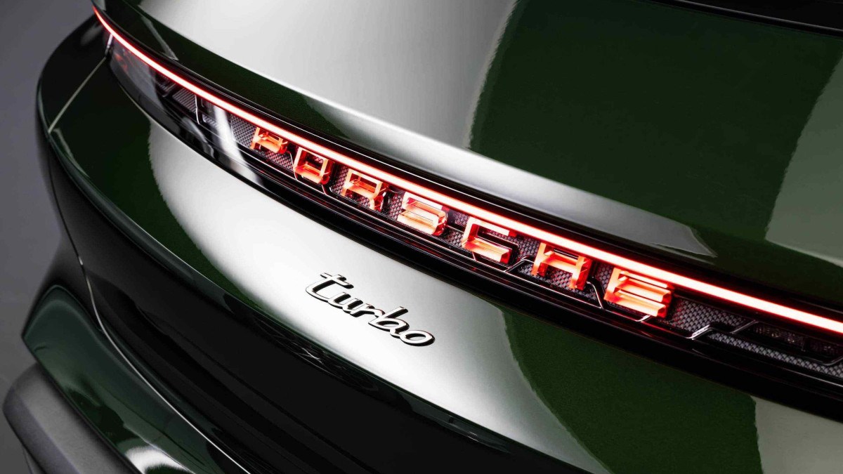 Porsche Taycan Turbo Cross Turismo 