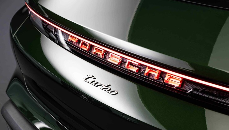 Porsche Taycan Turbo Cross Turismo  -  (crédito: Divulgação/Porsche)