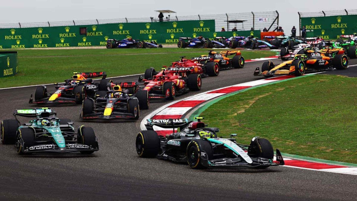 Equipes da F1 disputando o GP da China