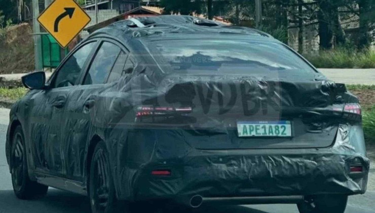 Nissan Sentra 2026 camuflado rodando em Minas Gerais (MG)