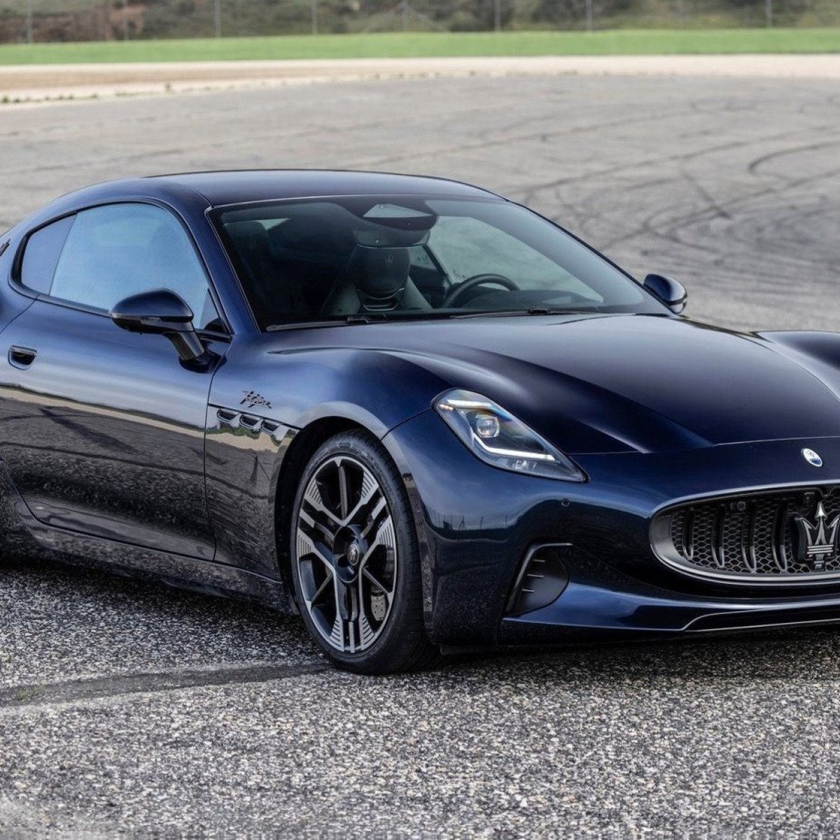 Maserati promove descontos de mais de R$ 400 mil para reduzir o
