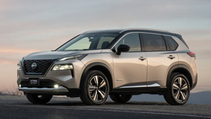 Nissan X-Trail conta com faróis em dois elementos 